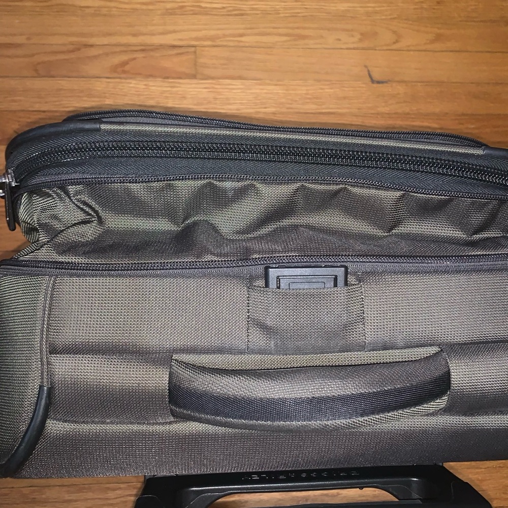 Briggs & Riley Expandable Green Rolling Suitcase Garment Bag TU220XW-8 - Picture 5 of 11